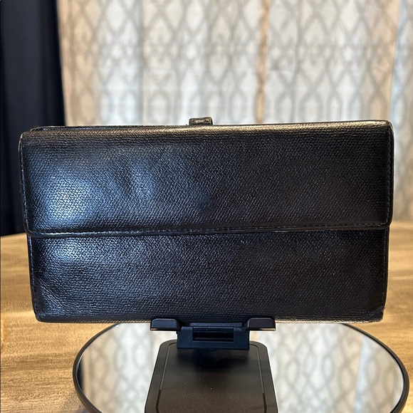 108. CHANEL Black Leather CoCo Button Wallet-COA - Picture 3 of 16